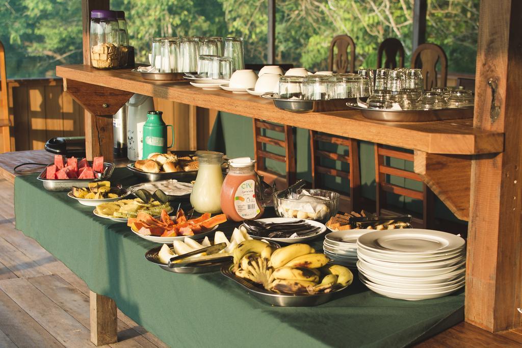 Amazon Arowana Lodge Careiro Екстериор снимка