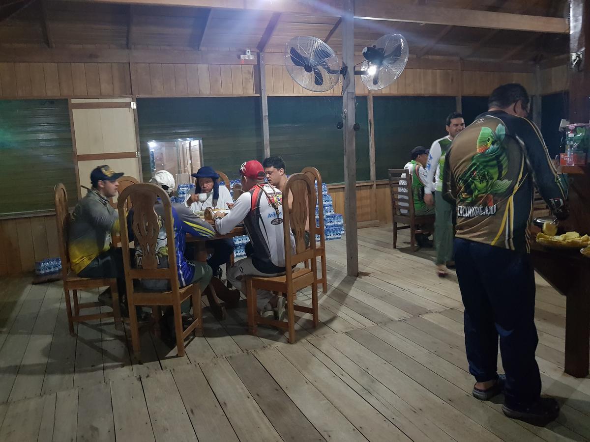 Amazon Arowana Lodge Careiro Екстериор снимка
