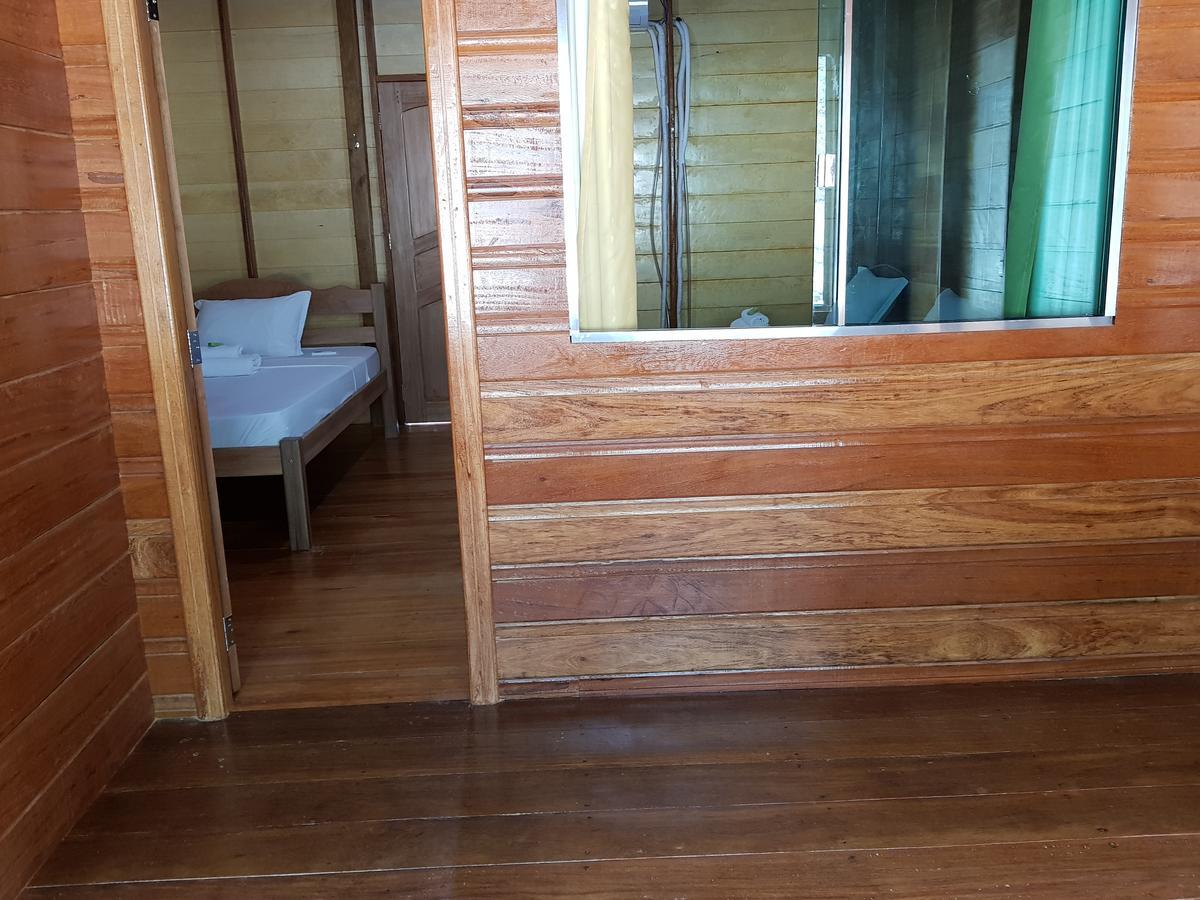 Amazon Arowana Lodge Careiro Екстериор снимка