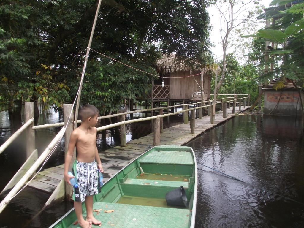 Amazon Arowana Lodge Careiro Екстериор снимка